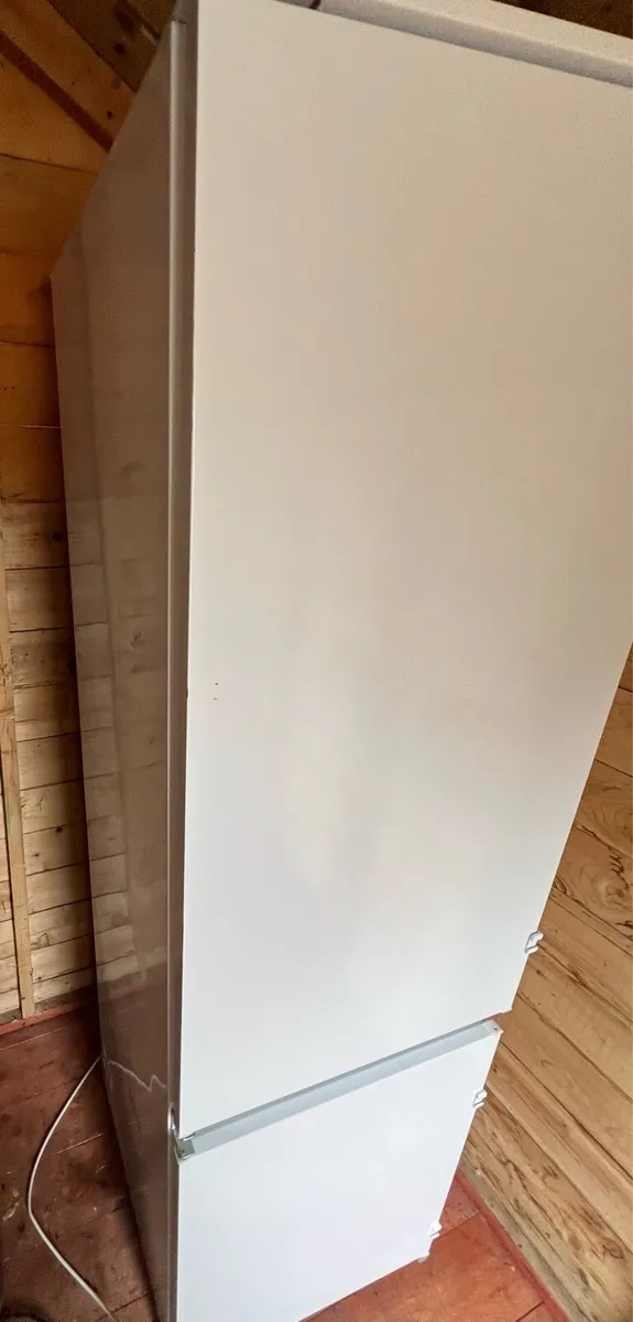 Fridge freezer - Image 2