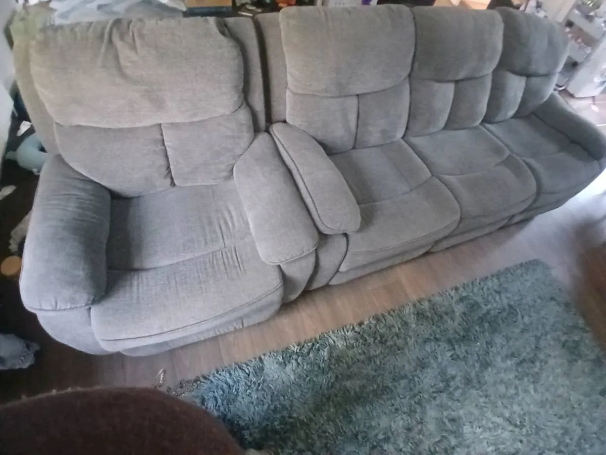 Grey three piece suite of furniture - Image 4
