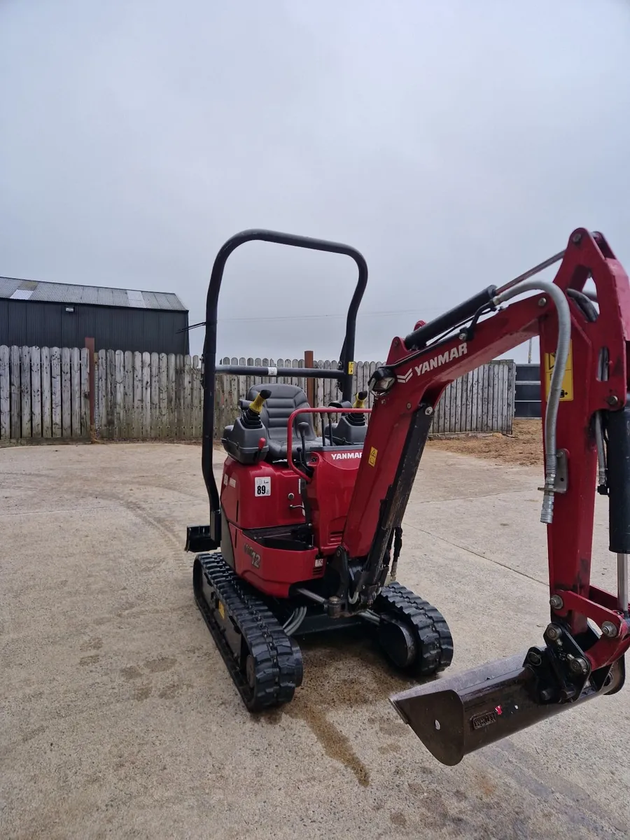 Mini digger plus micro digger - Image 3