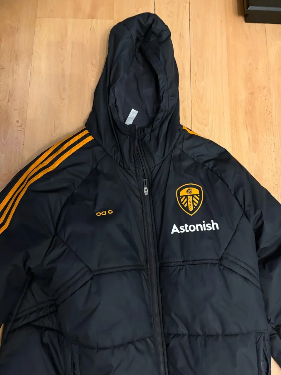 Leeds United Adidas Jacket Large - Image 2