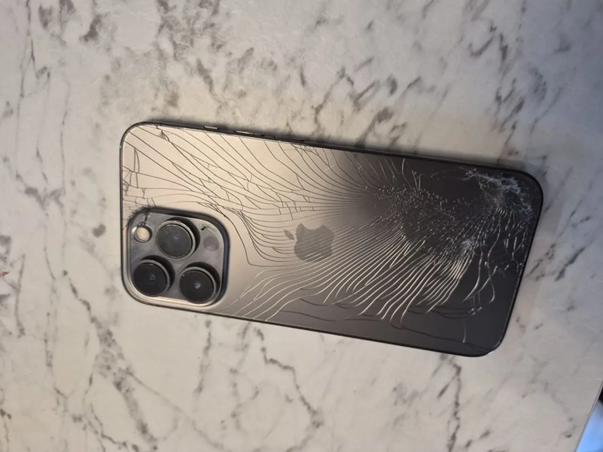 IPhone 13 Pro 128GB Grey - Works pefect but has broken back glass - Image 2