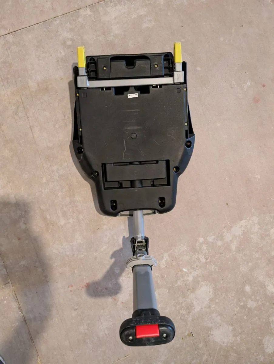 Maxi Cosi ISOfix base - Image 3