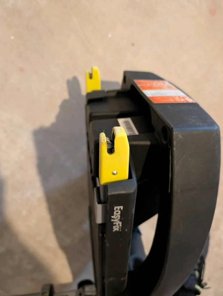 Maxi Cosi ISOfix base - Image 4