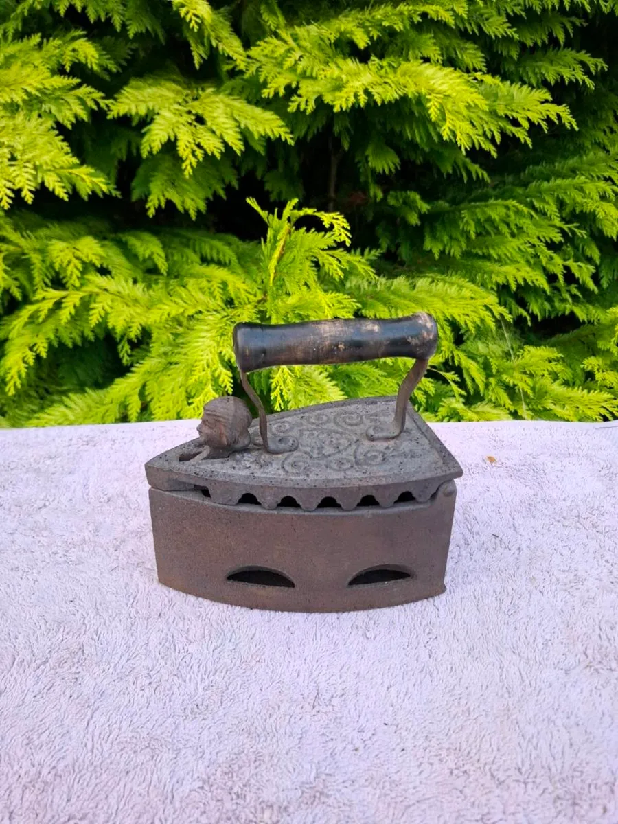 By post only antique coal iron - Image 1