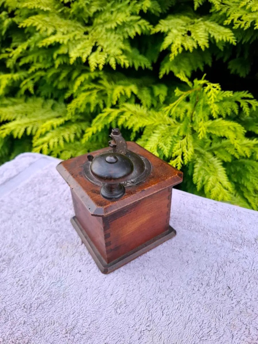 By post only old coffee grinder - Image 2