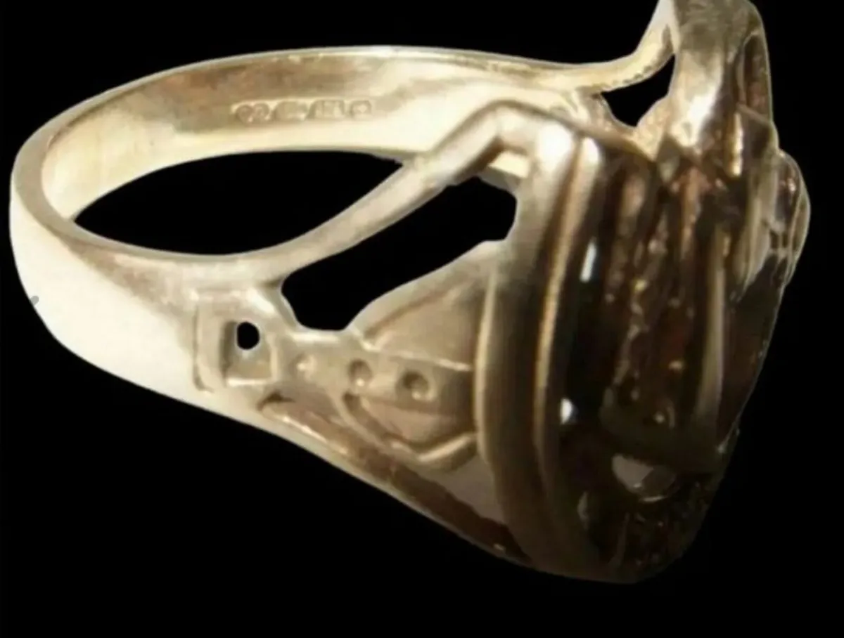 Vintage Hallmarked 9ct Yellow Gold & Diamond Ring - Image 3