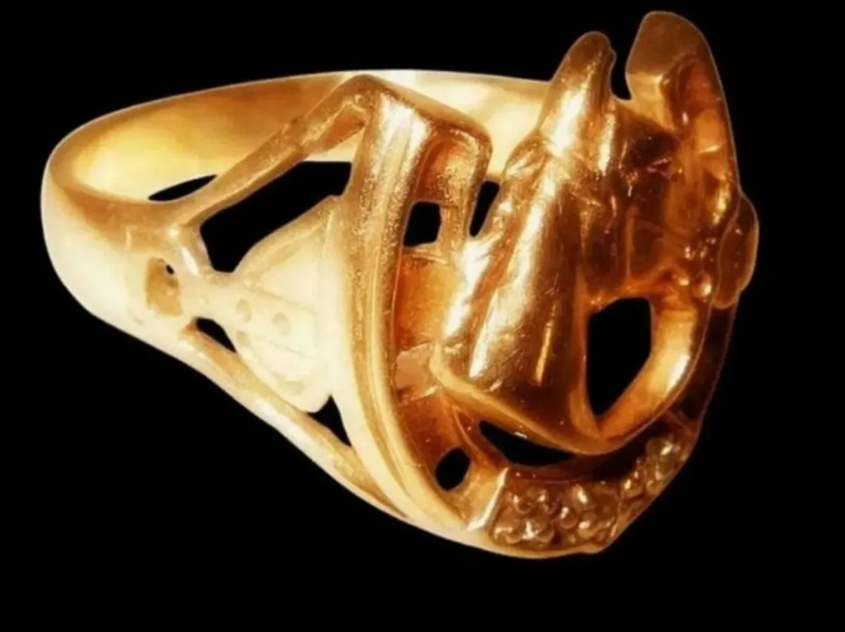 Vintage Hallmarked 9ct Yellow Gold & Diamond Ring - Image 4