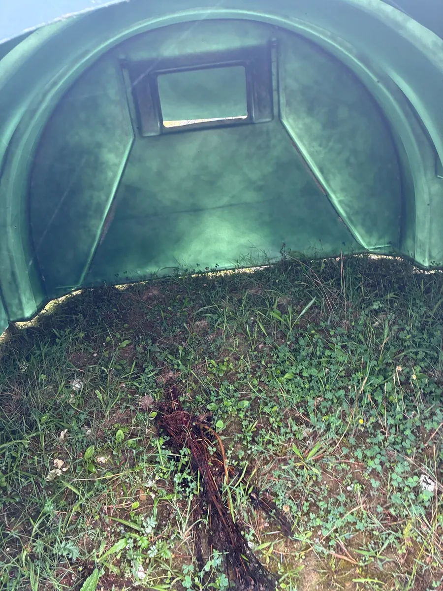 Outdoor animal hut - Image 4