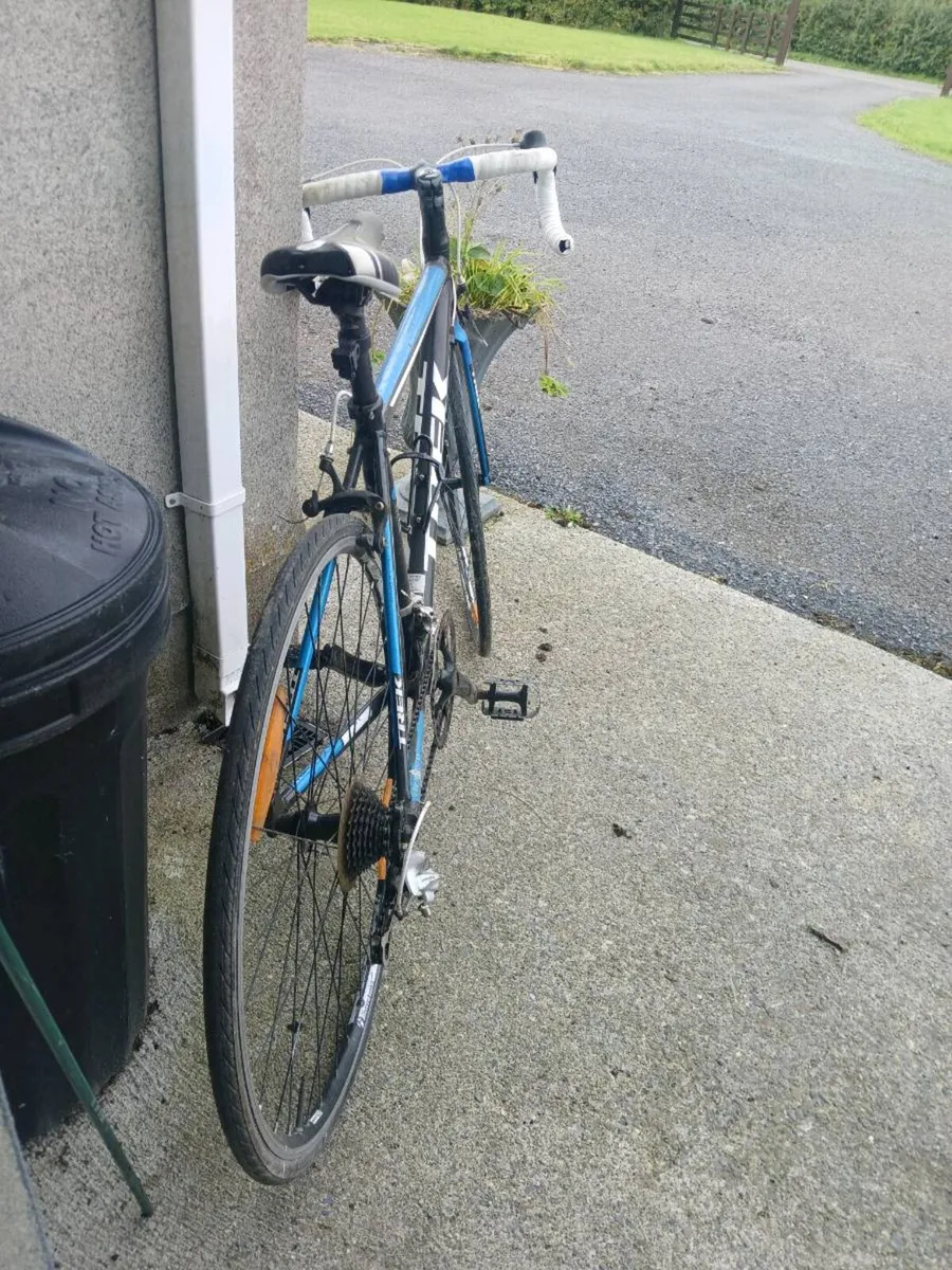 A racing bike - Image 1