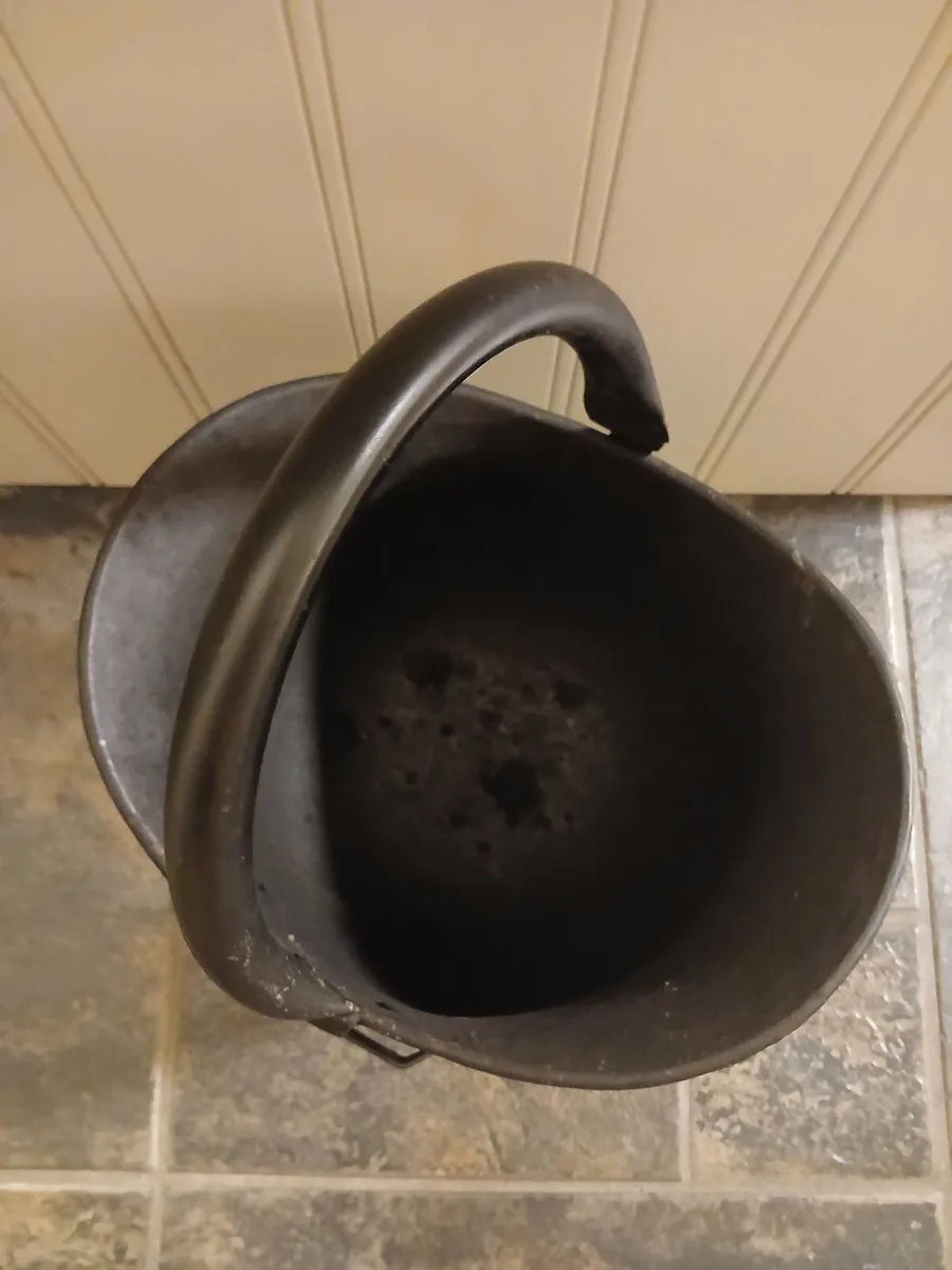 Small black coal bucket - Image 3