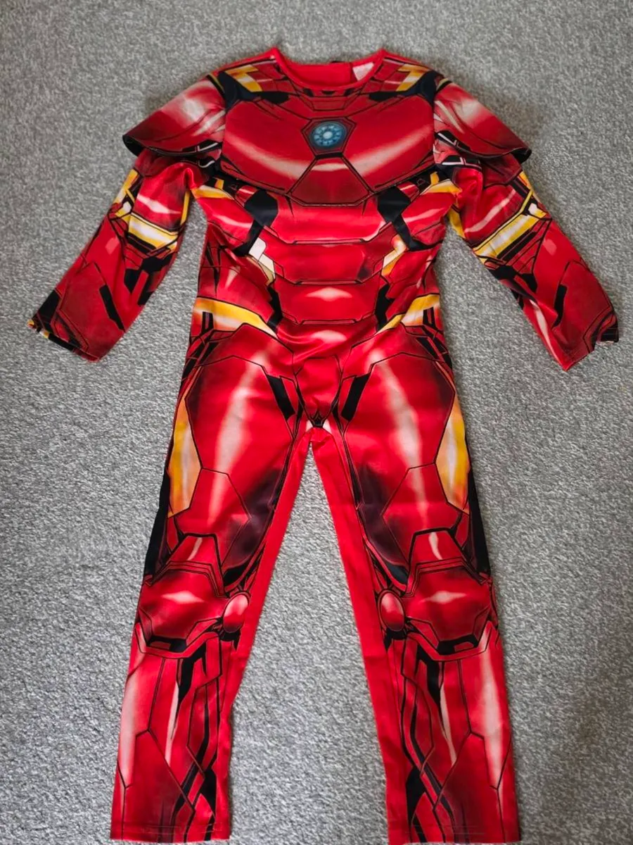 Costumes - Image 2