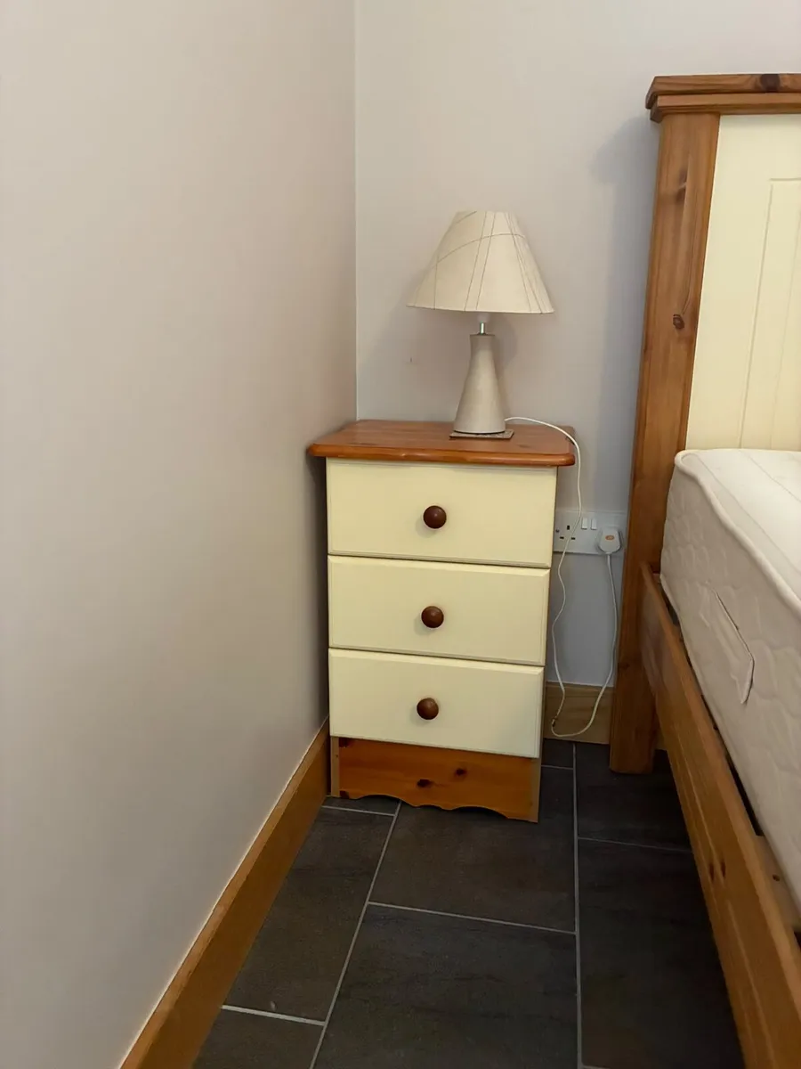 Bedroom furniture set - Image 4