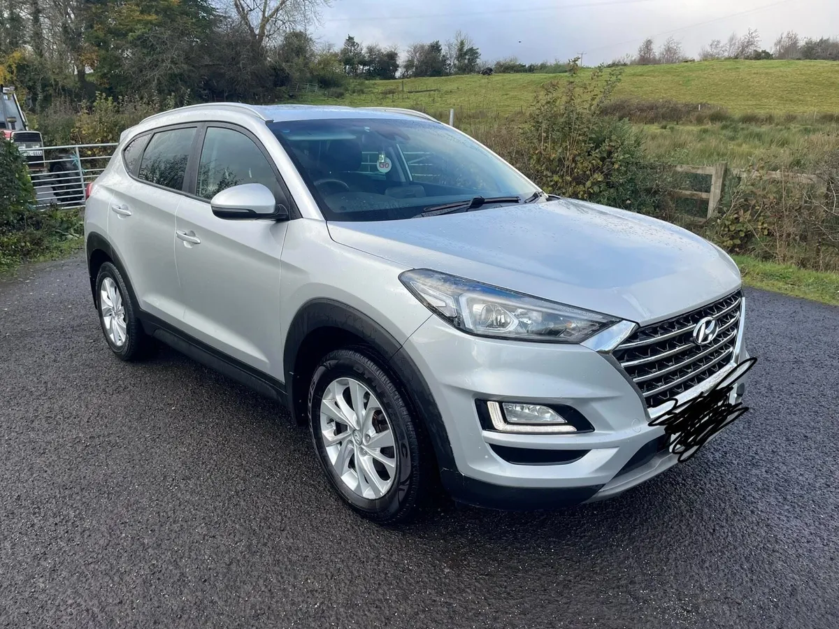 2019 Hyundai tuscon - Image 2