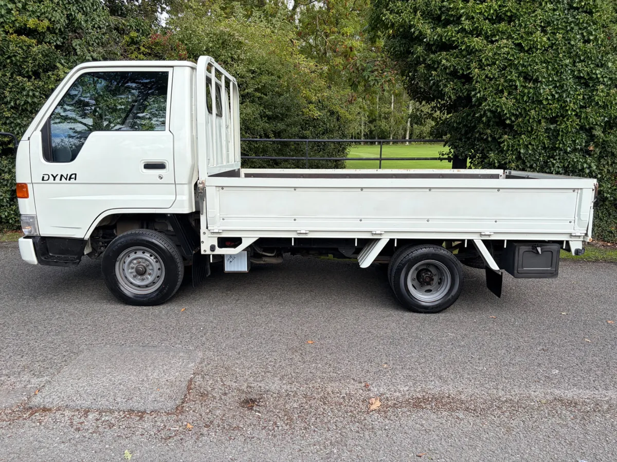 1995 Toyota Dyna only 20k kilometres - Image 2