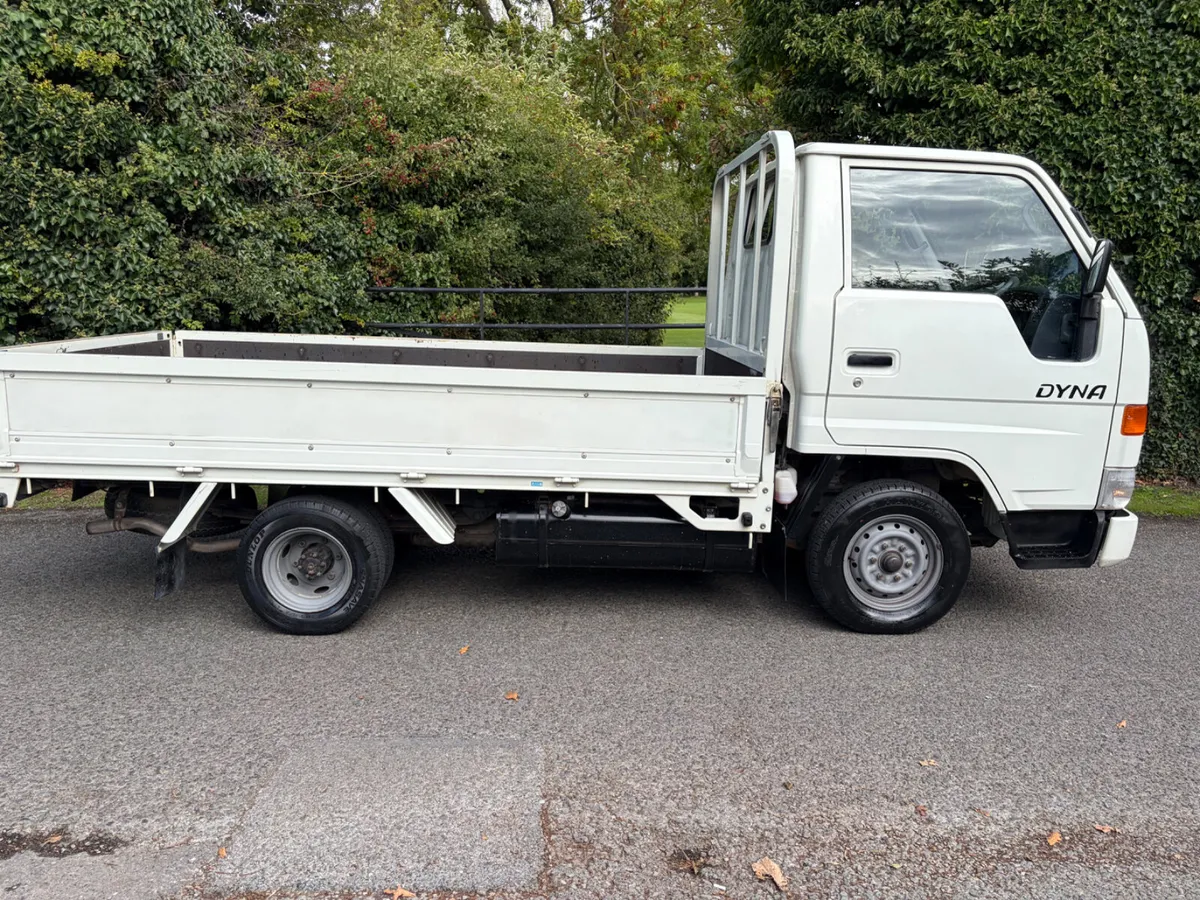 1995 Toyota Dyna only 20k kilometres - Image 4