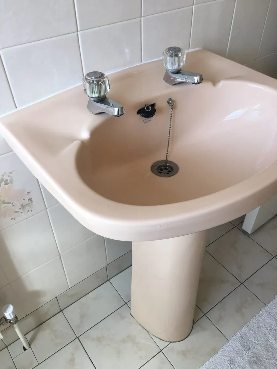 Bathroom Suite - Image 3
