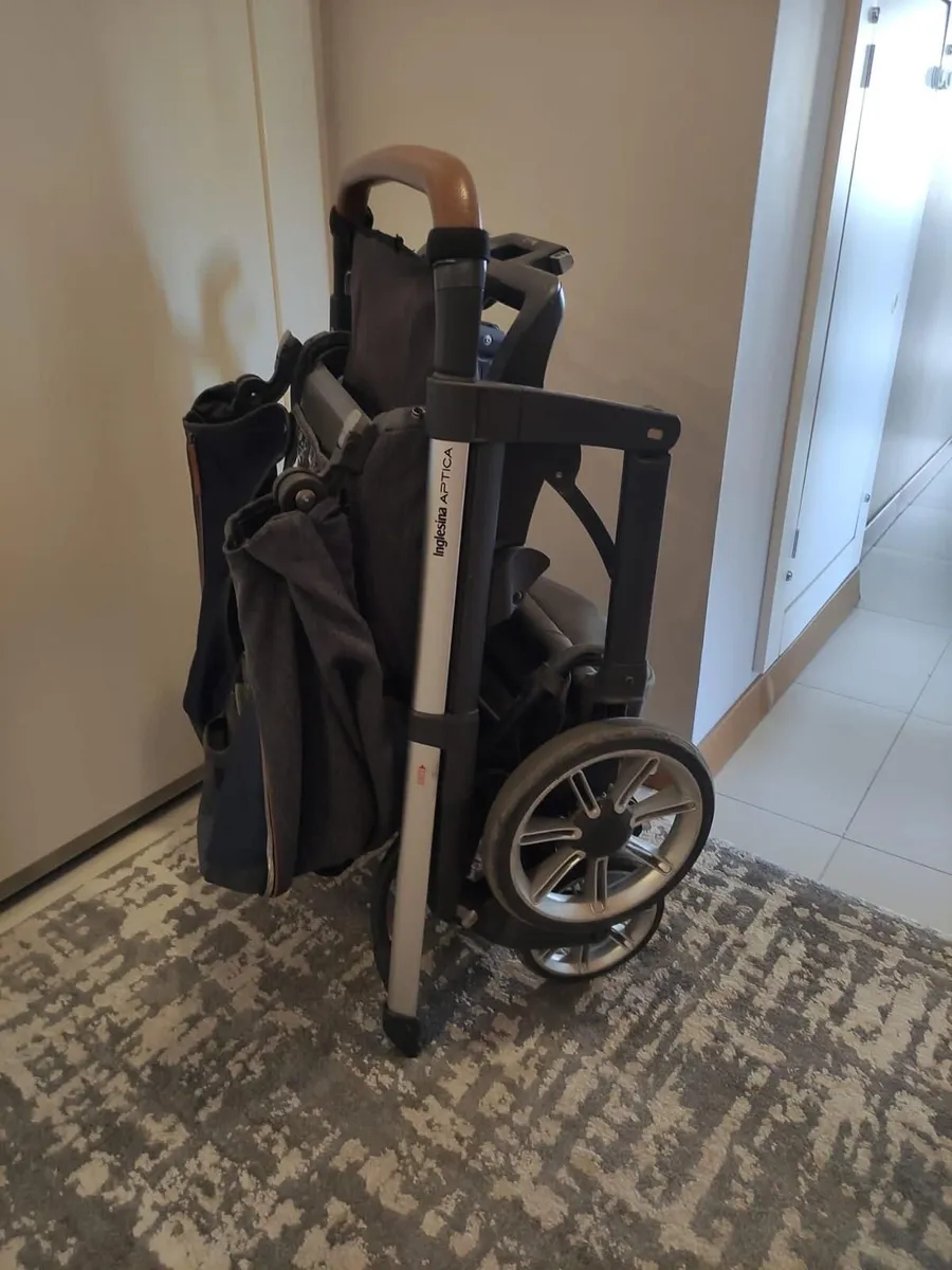 Inglesina Aptica Stroller & Cab 0+ Infant Car Seat - Image 3