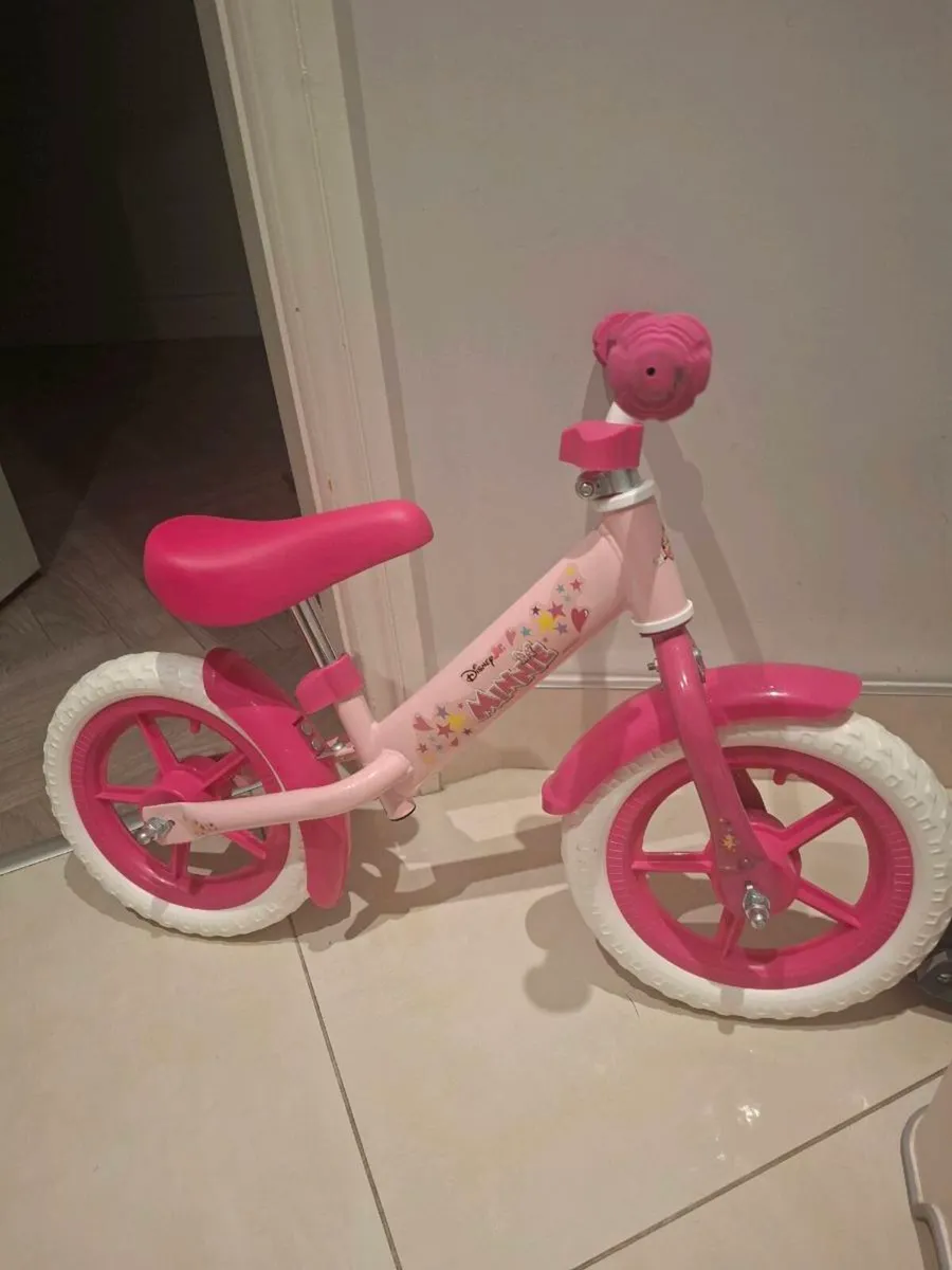 Minnie mouse balance bike - Image 1