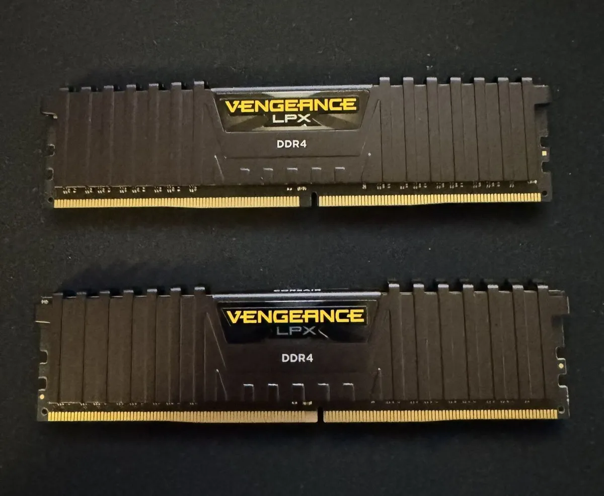 CORSAIR 16GB (2 x 8GB) DDR4 DRAM 3000MHz C16 - Image 1