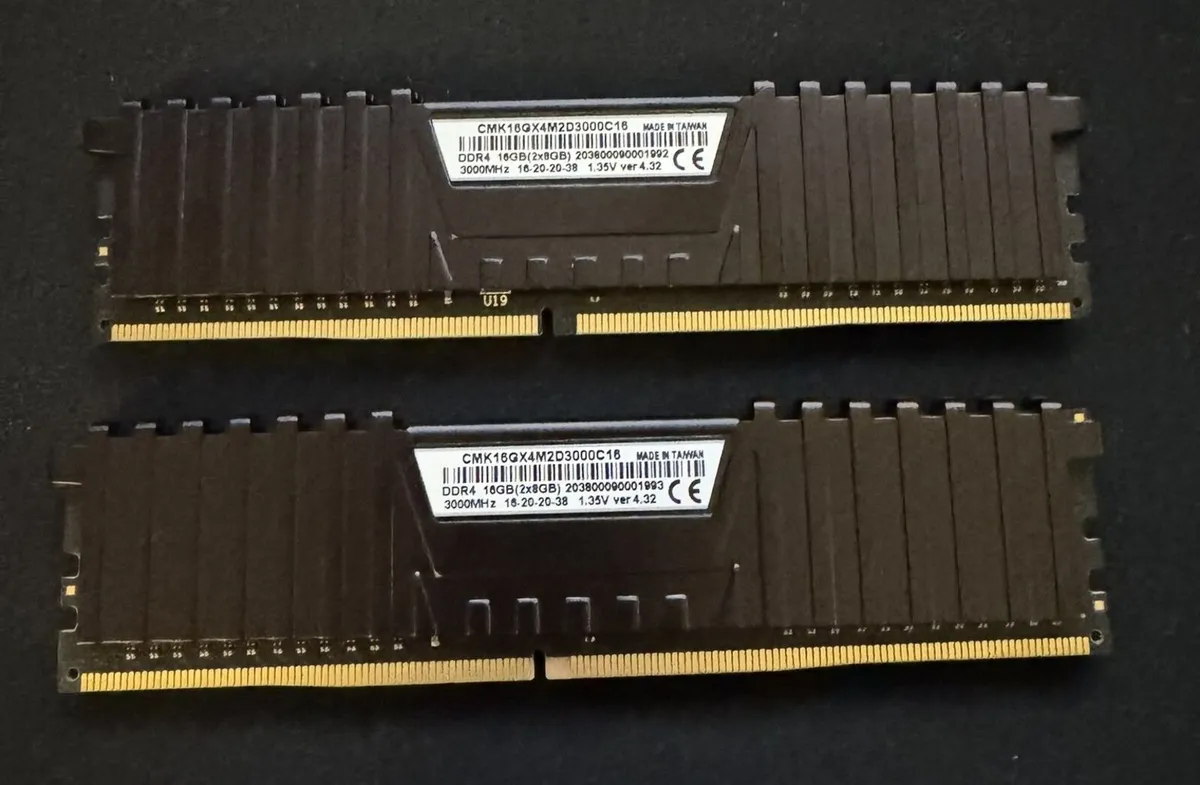 CORSAIR 16GB (2 x 8GB) DDR4 DRAM 3000MHz C16 - Image 2