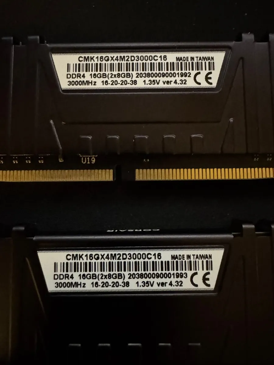 CORSAIR 16GB (2 x 8GB) DDR4 DRAM 3000MHz C16 - Image 3