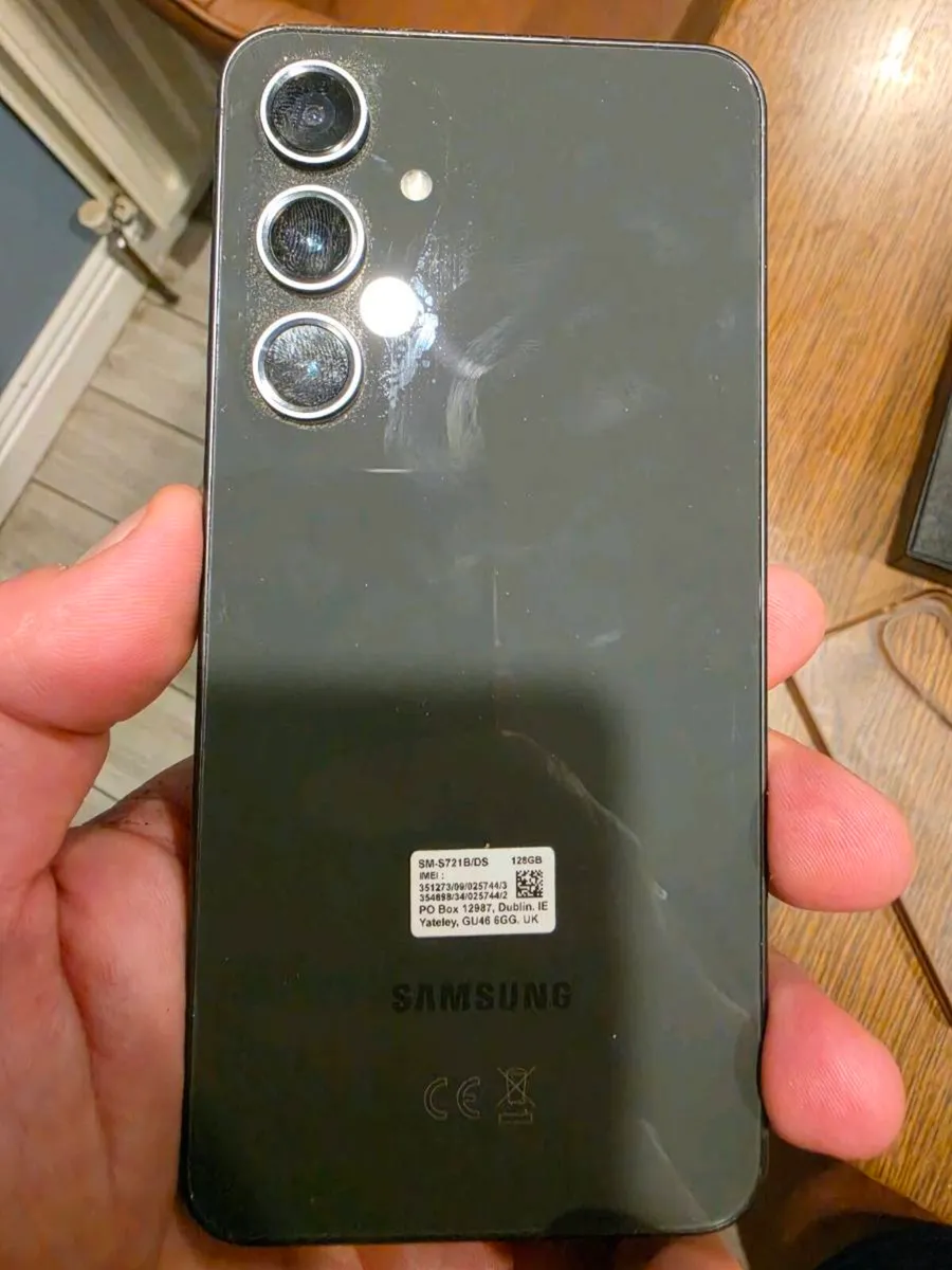 SAMSUNG GALAXY S24 FE - Image 2