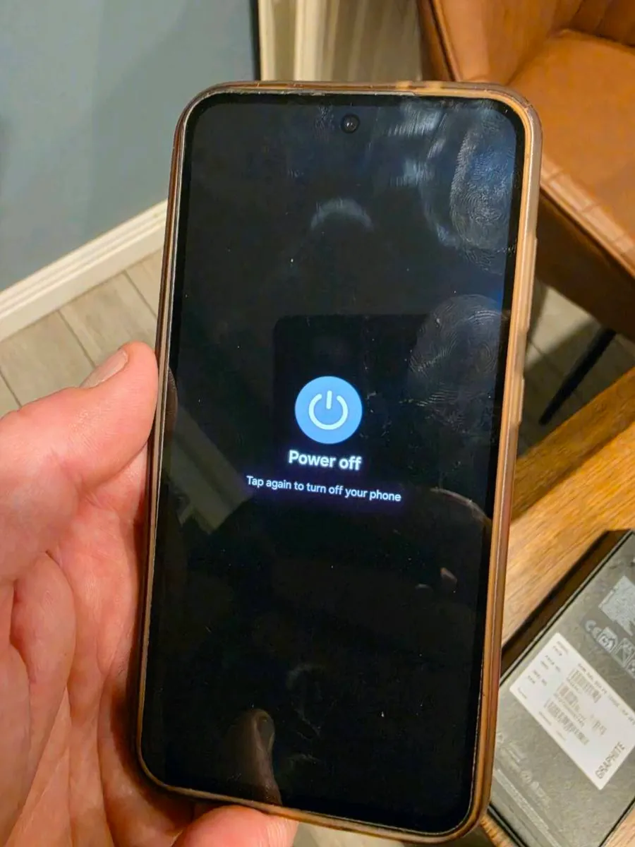 SAMSUNG GALAXY S24 FE - Image 3