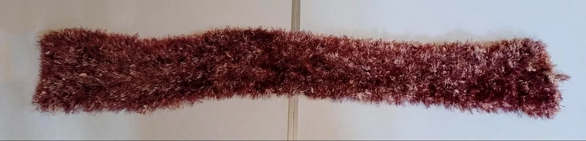 MORE SCARVES (USED). - Image 2