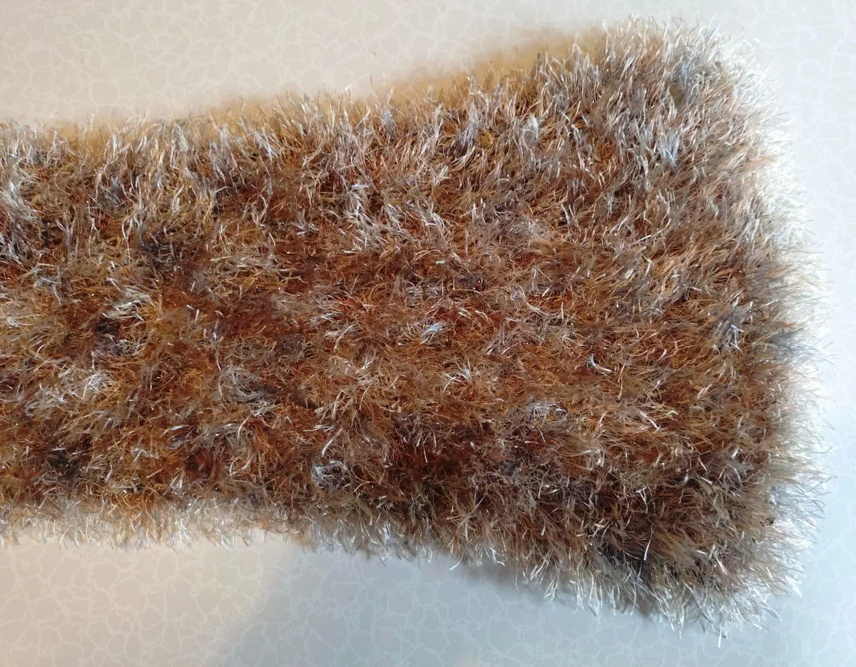 MORE SCARVES (USED). - Image 4