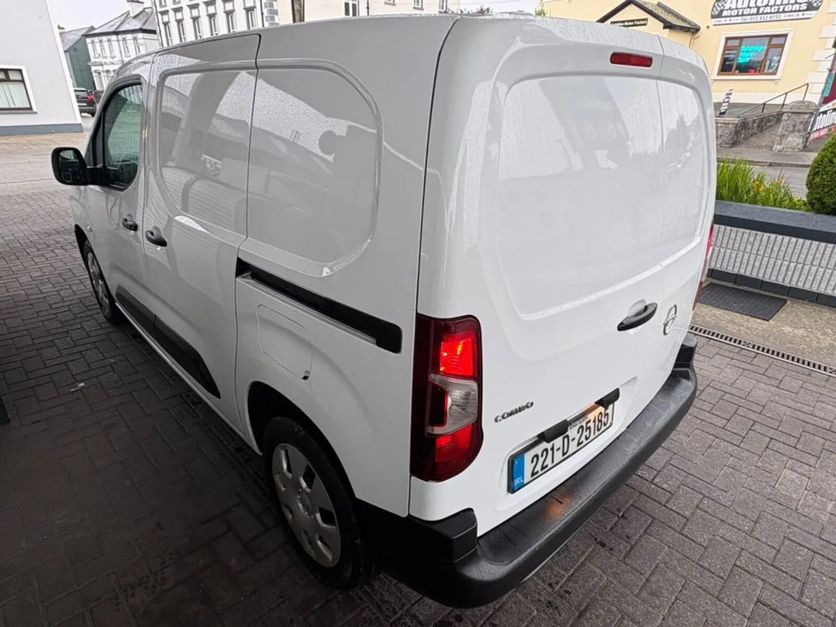 Opel Combo 1.5 CDTi 100PS SWB - Image 3