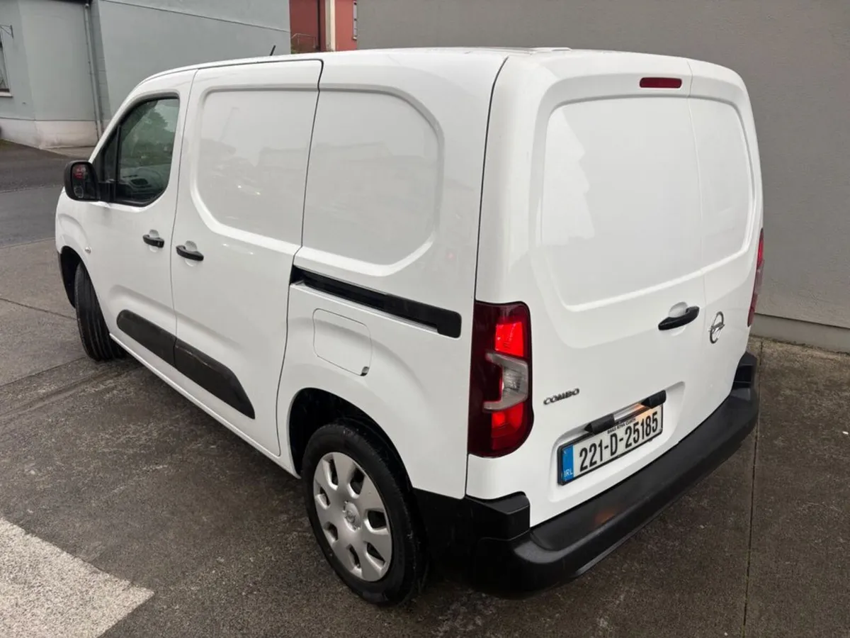 Opel Combo 1.5 CDTi 100PS SWB - Image 4