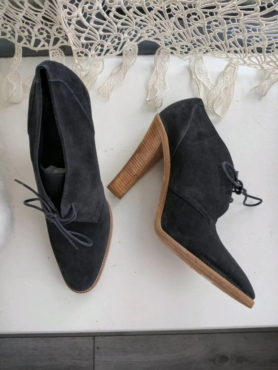 Clearance New Balenciaga suede 100mm boots NWT - Image 3