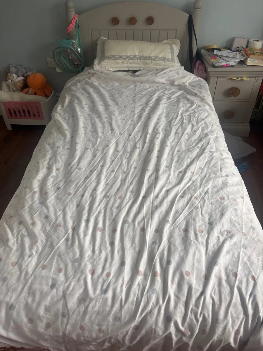 Girls single beds - Image 2