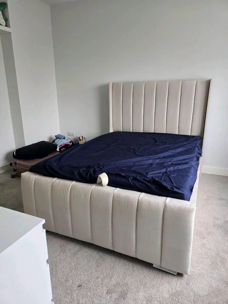 Bed - Image 2