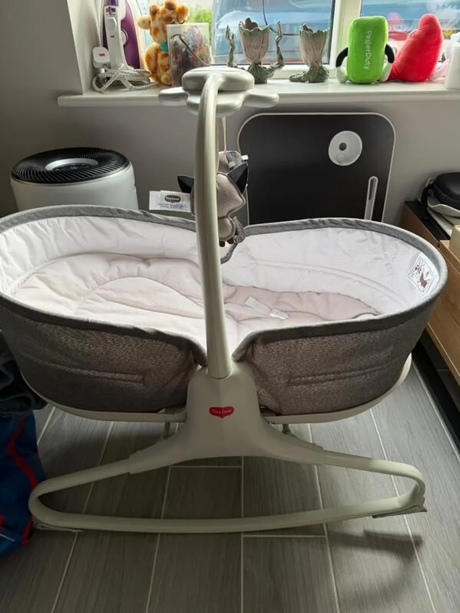 Tiny Love Electric Rocking cot for Babies - Image 2
