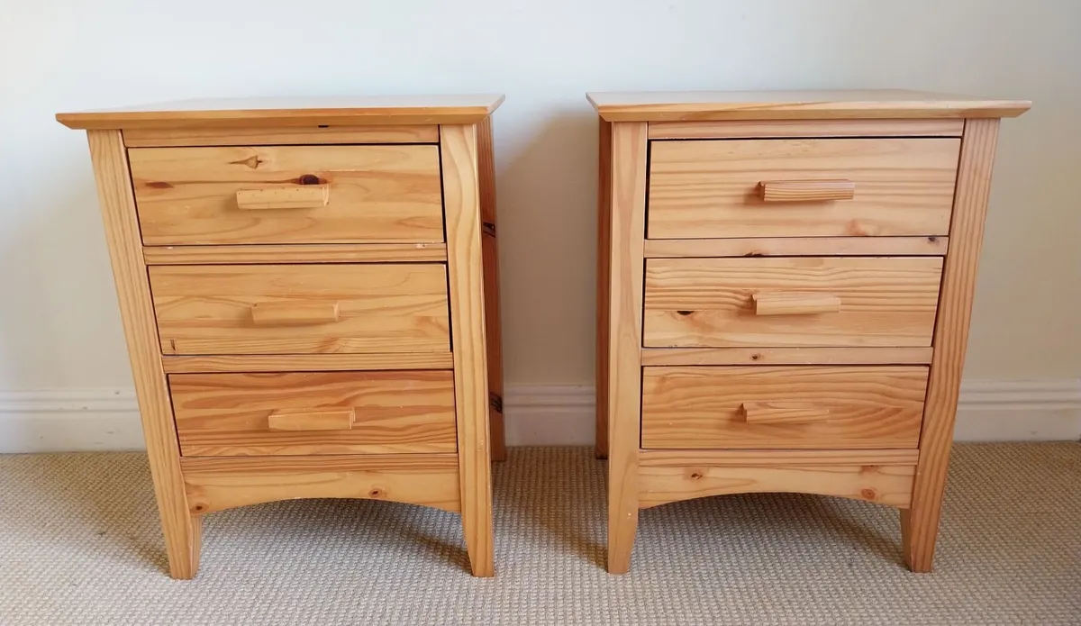 2 x Bedside Lockers (Solid Wood) - Image 2