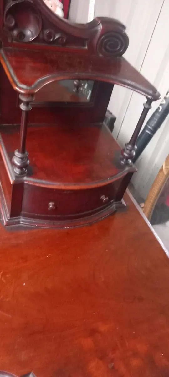 Beautiful antique dressing table - Image 3
