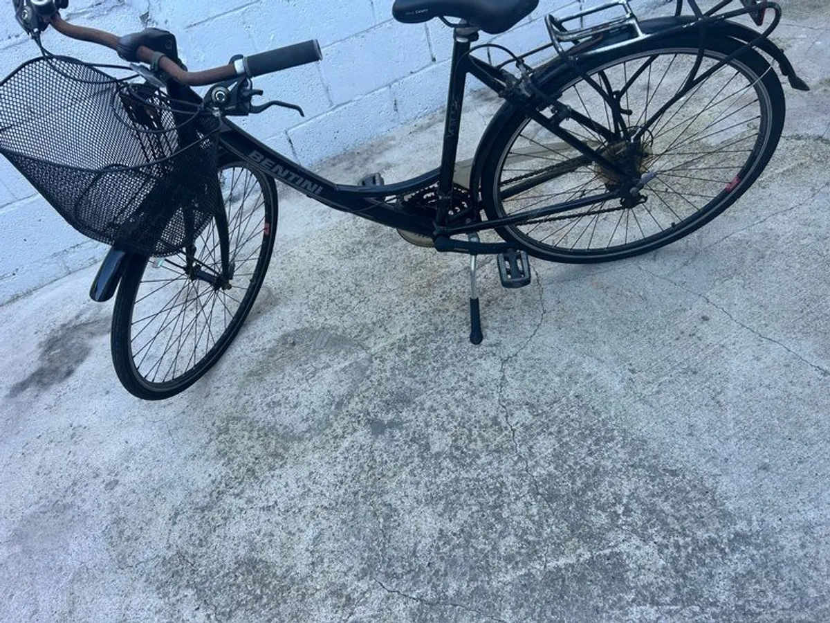 BENTINI ladies bike every thing works in good condition - Image 4