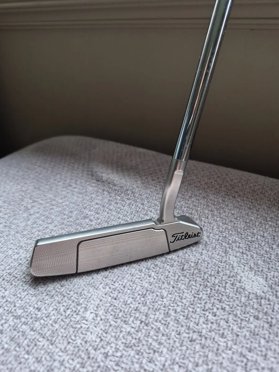 Scotty Cameron Select Newport 2.5 putter - Image 1