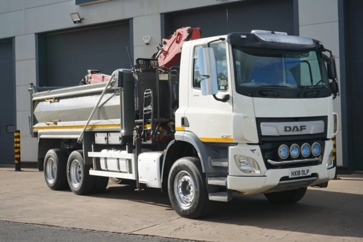 2018 DAF CF-370 6X4 TIPPER GRAB - Image 1