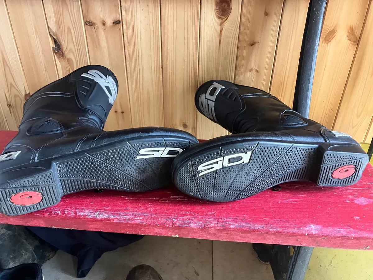 Sidi motorcycle boots - Image 2