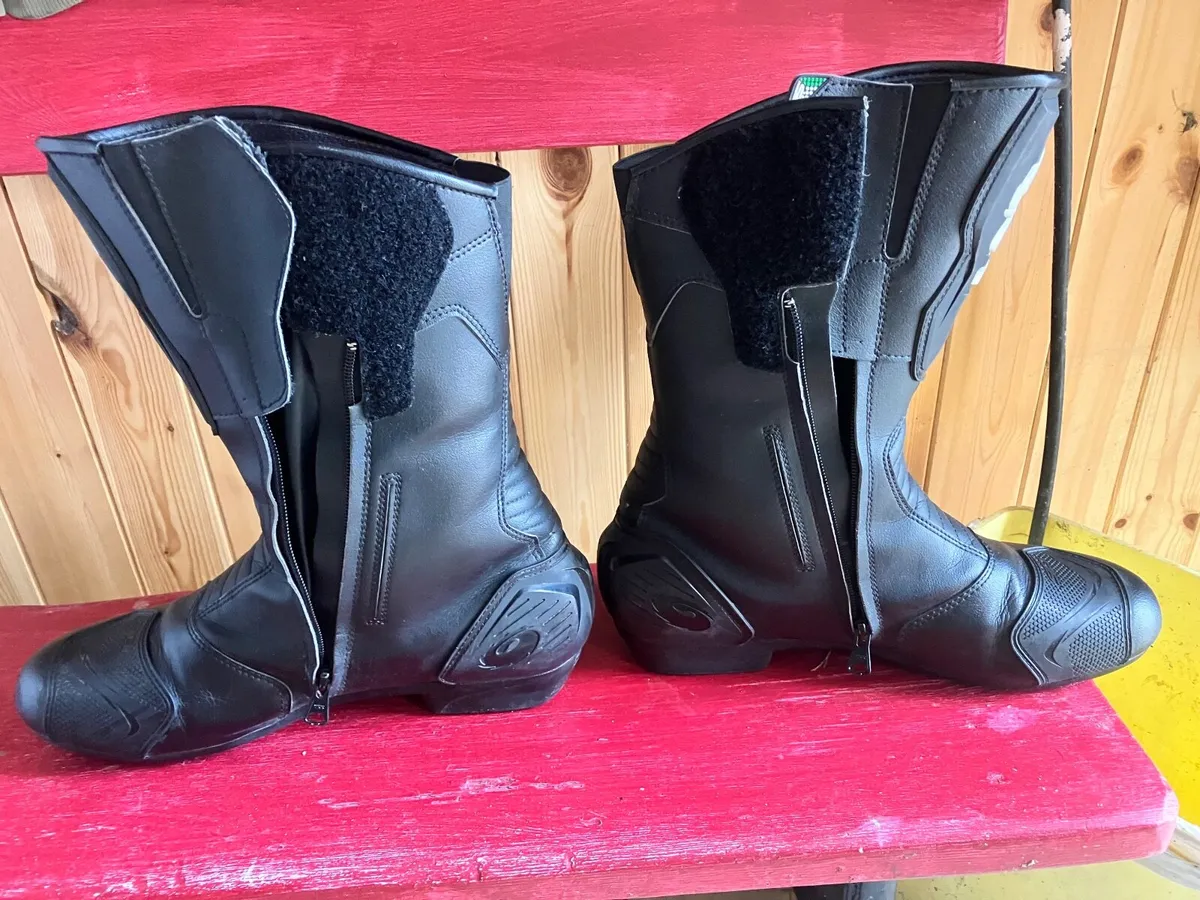 Sidi motorcycle boots - Image 3