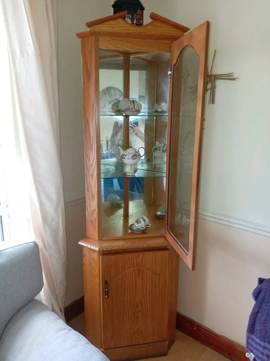 Sittingroom dining room display units - Image 3