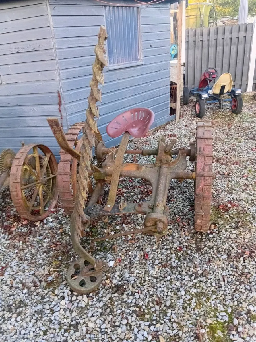 2 mowing machines - Image 2