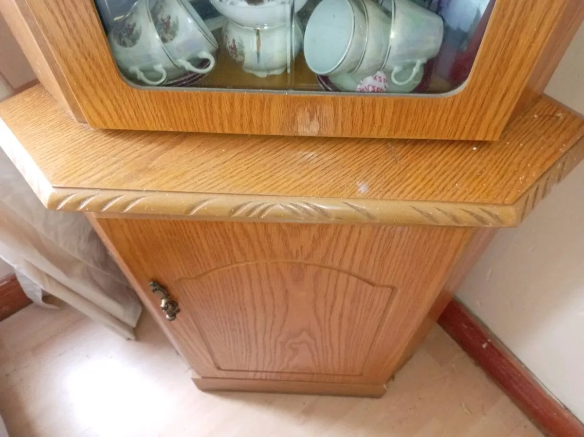 Sittingroom dining room display units - Image 4