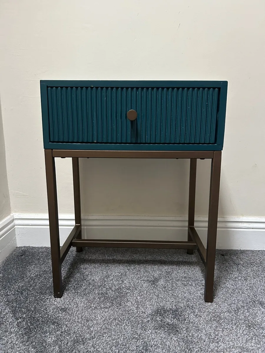 Small green drawer/bedside table - Image 1