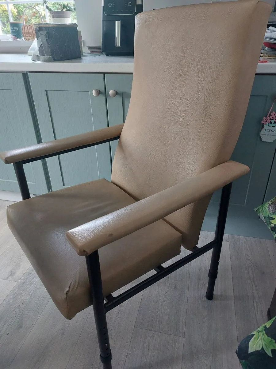 Orthopaedic chair