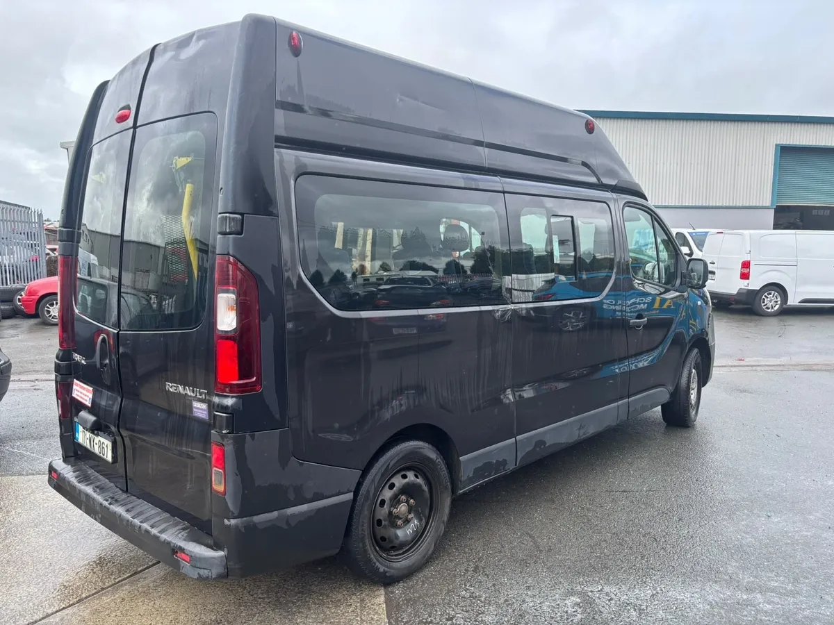 2017 Renault traffic mini van with wheel chair - Image 2