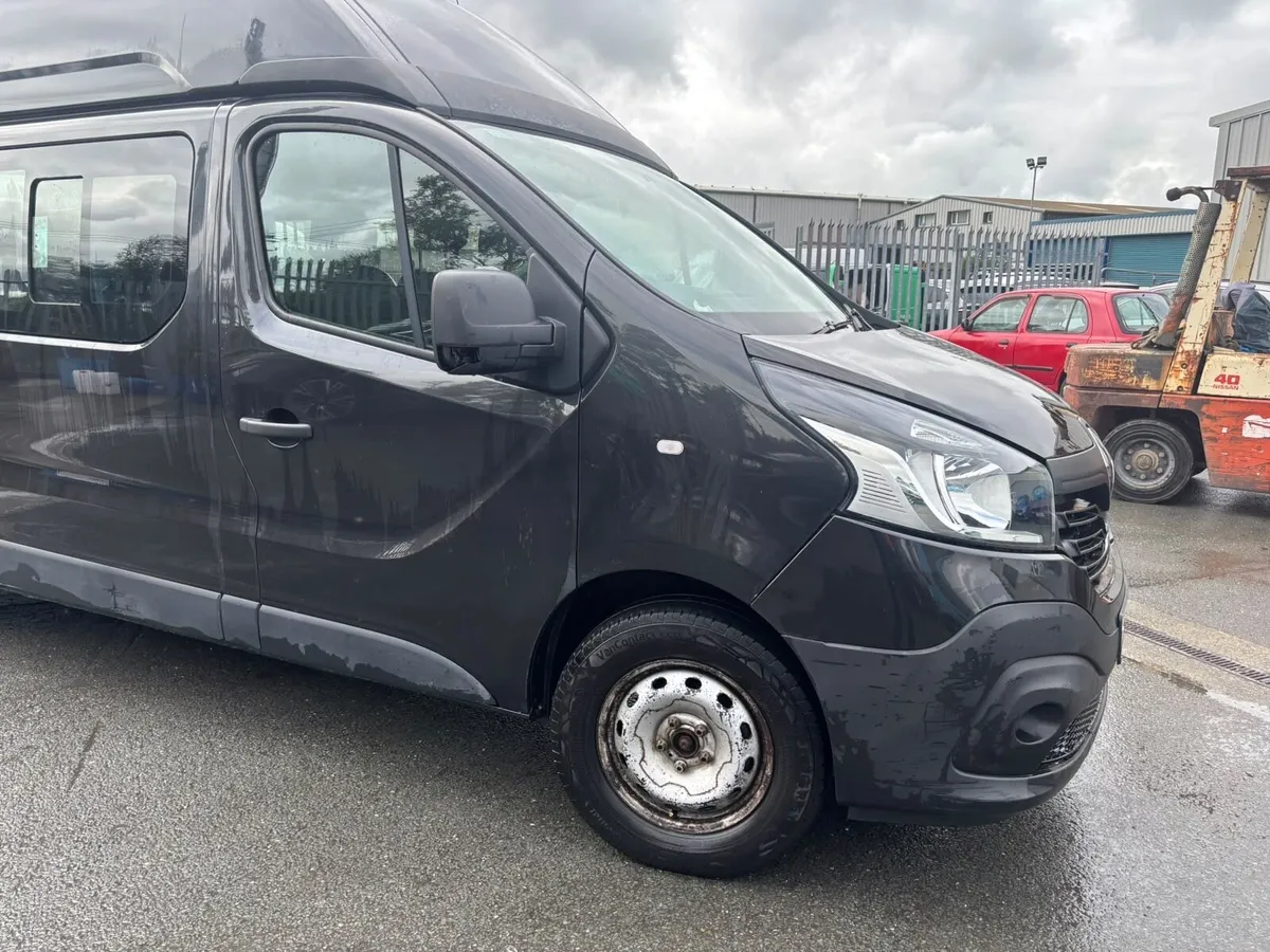 2017 Renault traffic mini van with wheel chair - Image 4