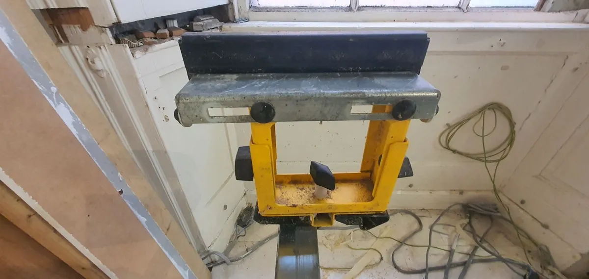 DeWalt DW708 Chop/Mitre saw - Image 4